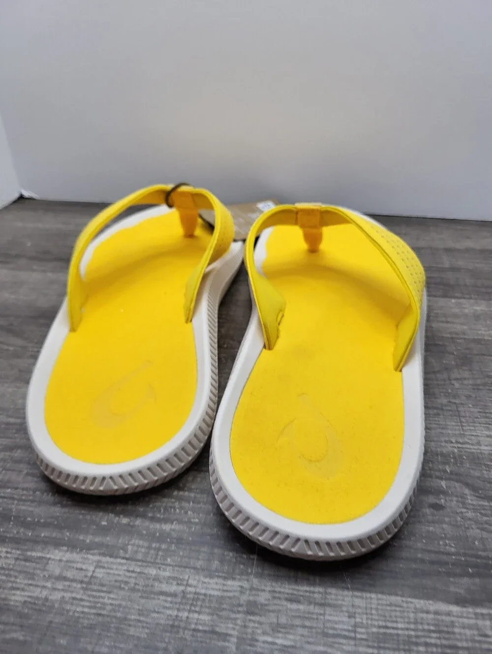 OluKai Ulele Water Ready Beach Sandals Yellow HibiscusComfort Men's Size 12 New